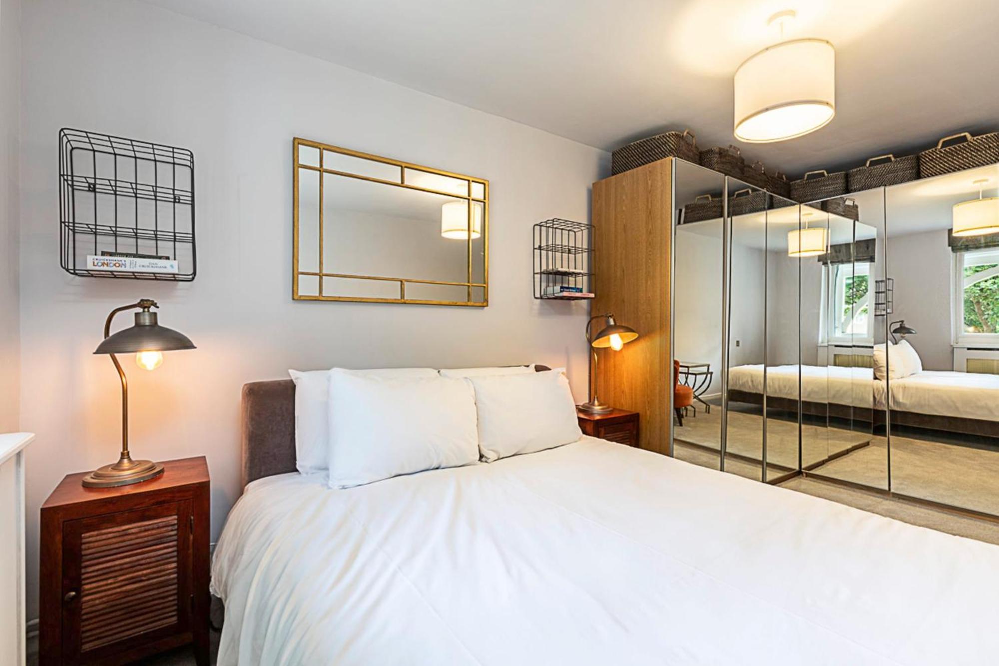 Bright Stepney Nest Apartment London